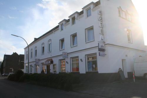 Godorfer Muehle Hotel Кьолн Екстериор снимка